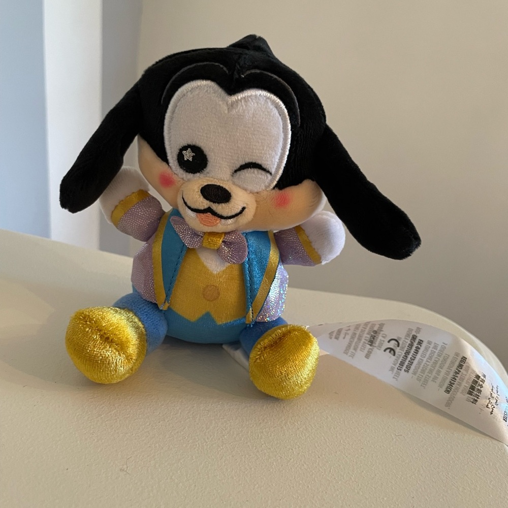 Brand new Disney Wishables 50th anniversary Goofy !